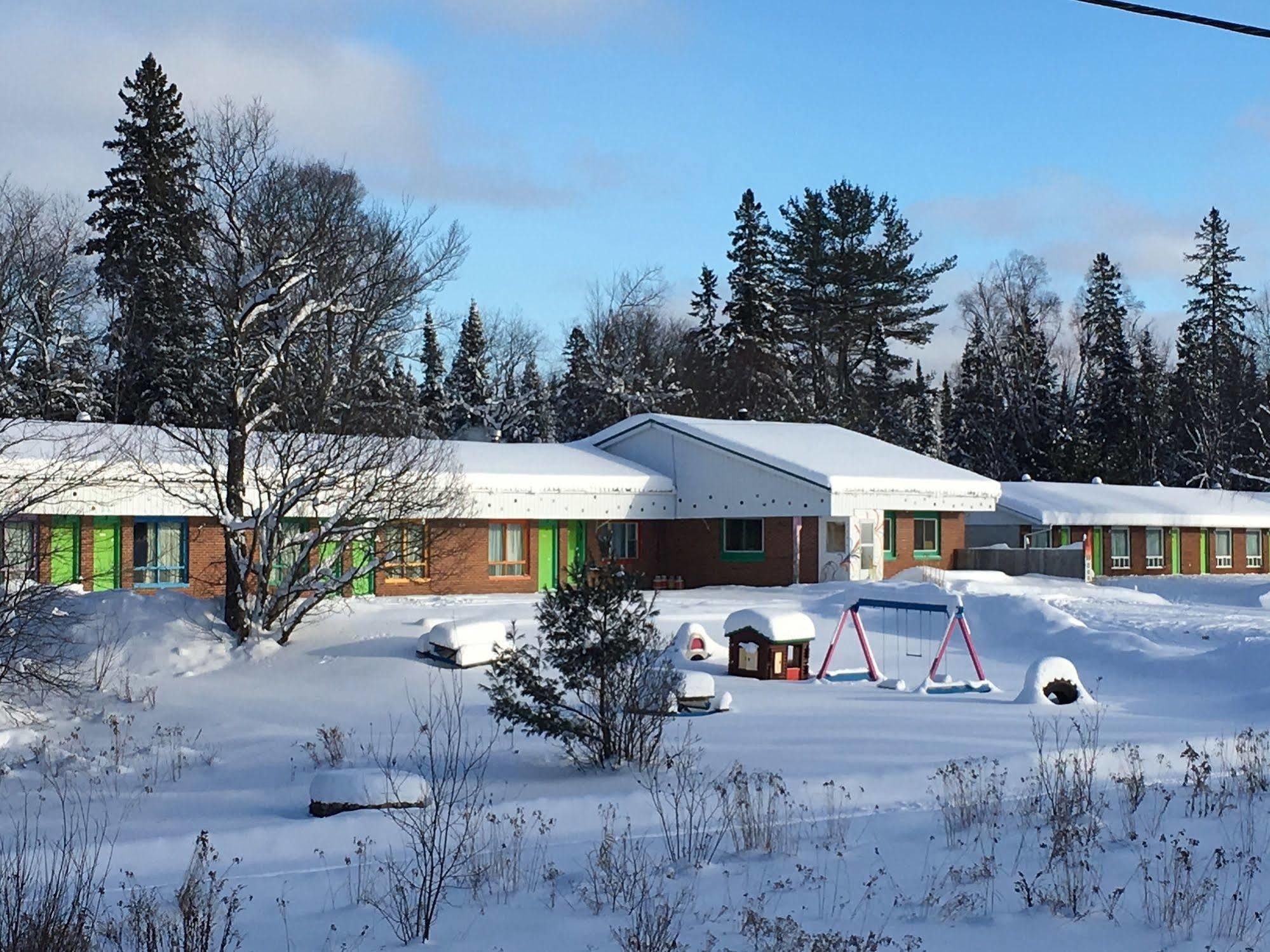 Algonquin Motel South River Buitenkant foto